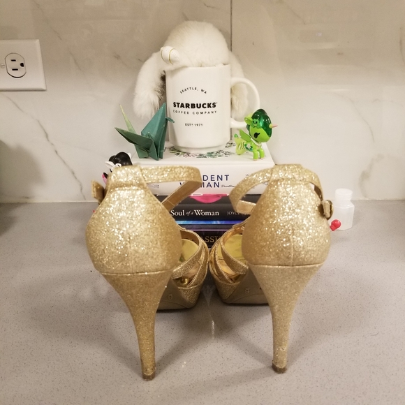 STILL AVAILABLE- Gold glitter Fioni NIGHT heels - Picture 4 of 5